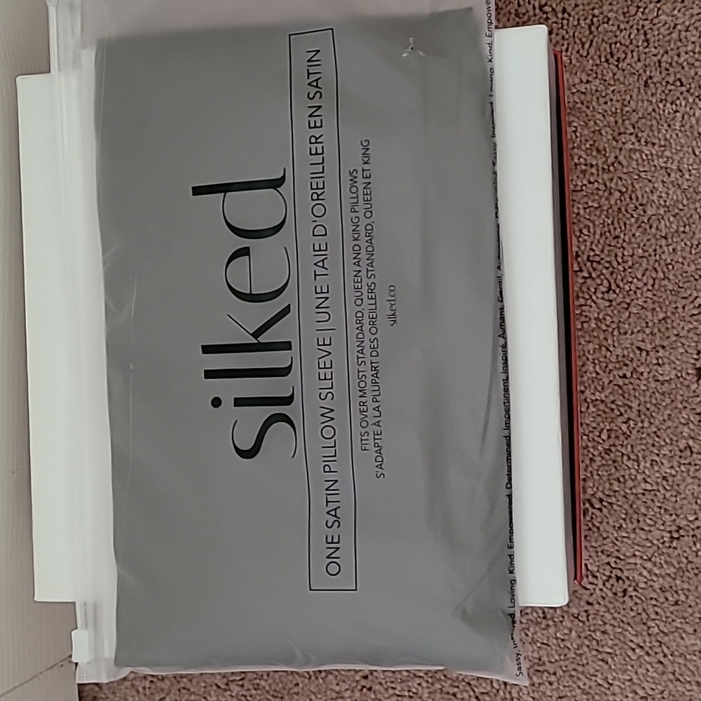 Silked One Satin Pillow Sleeve
